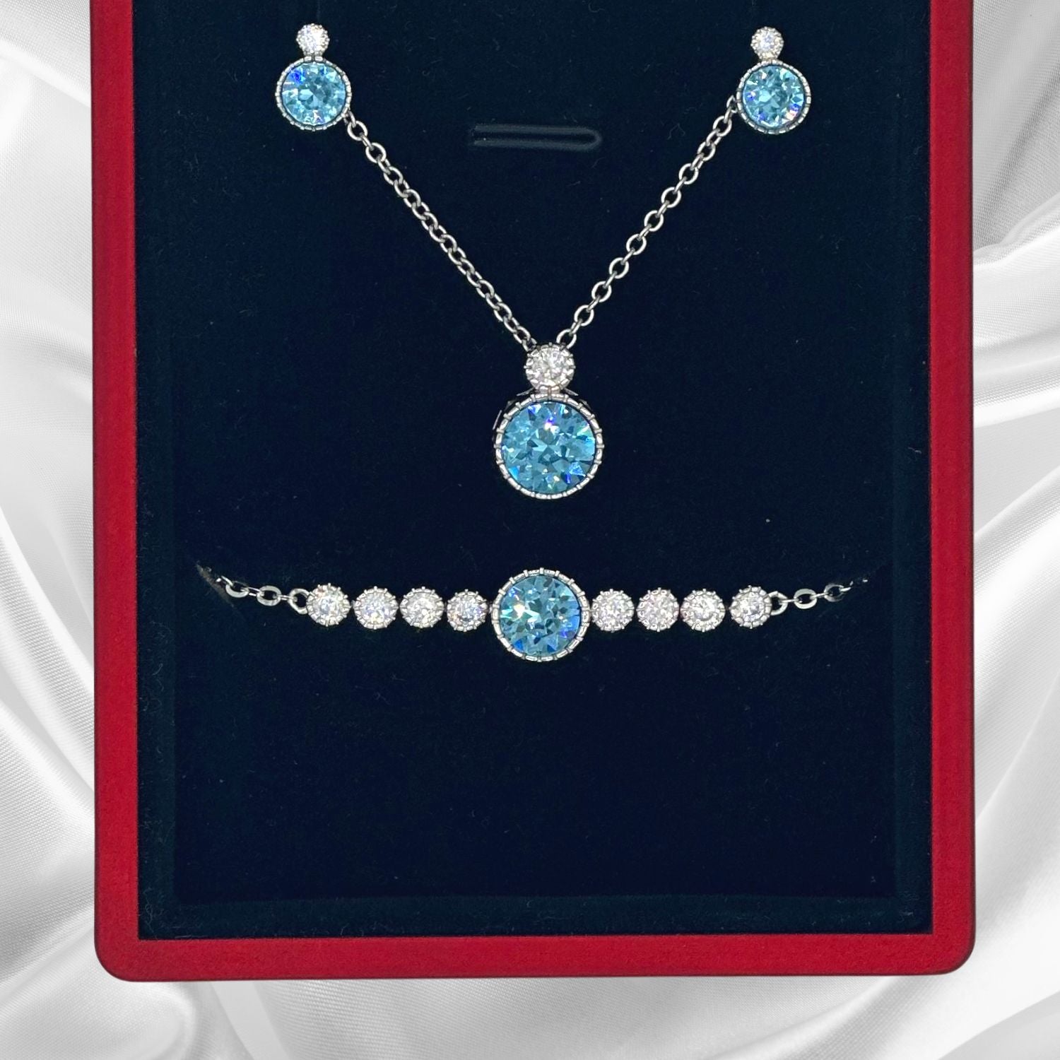 Aquamarine outlets necklace set