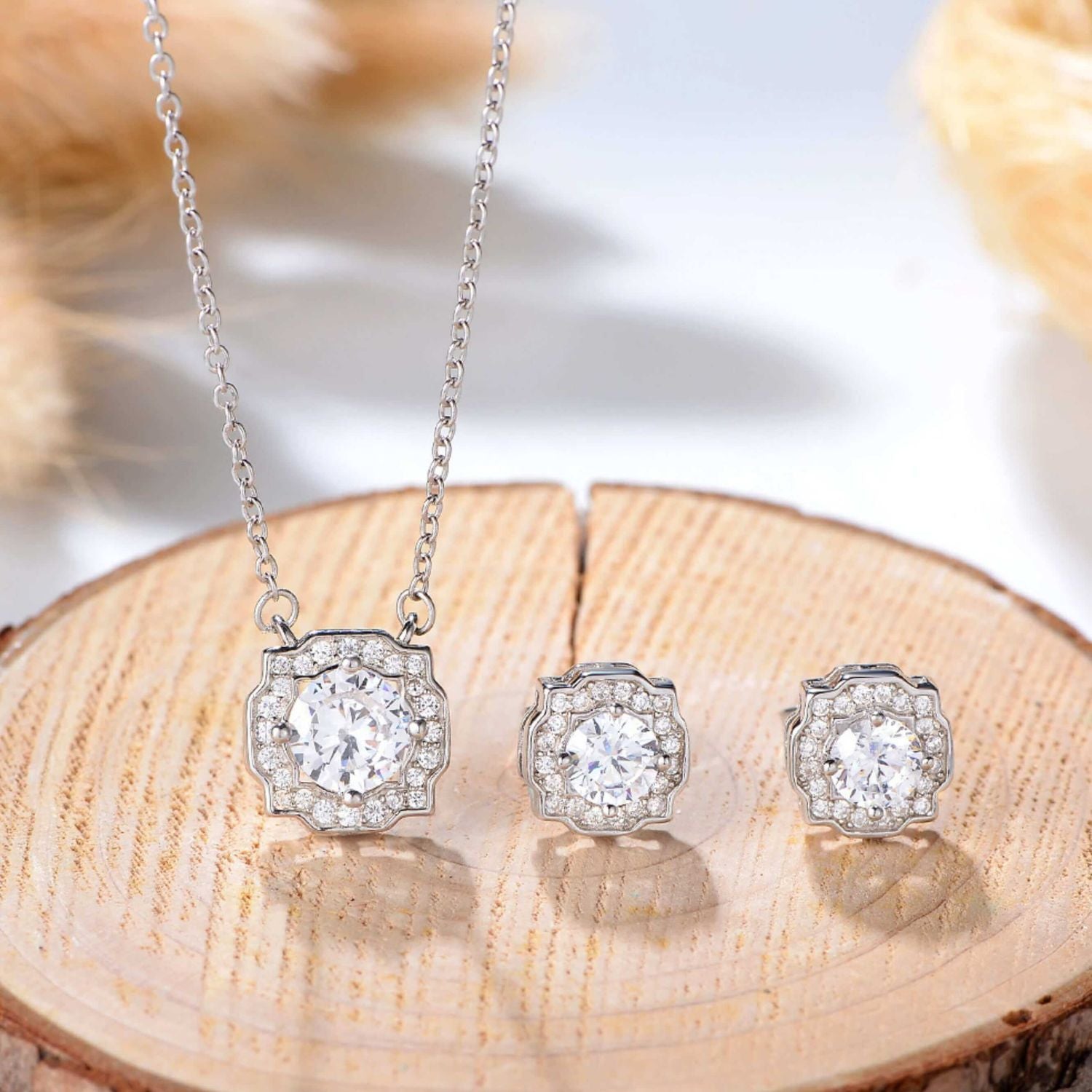 To The Best Mother-in-Law - Dazzling Beauty Necklace